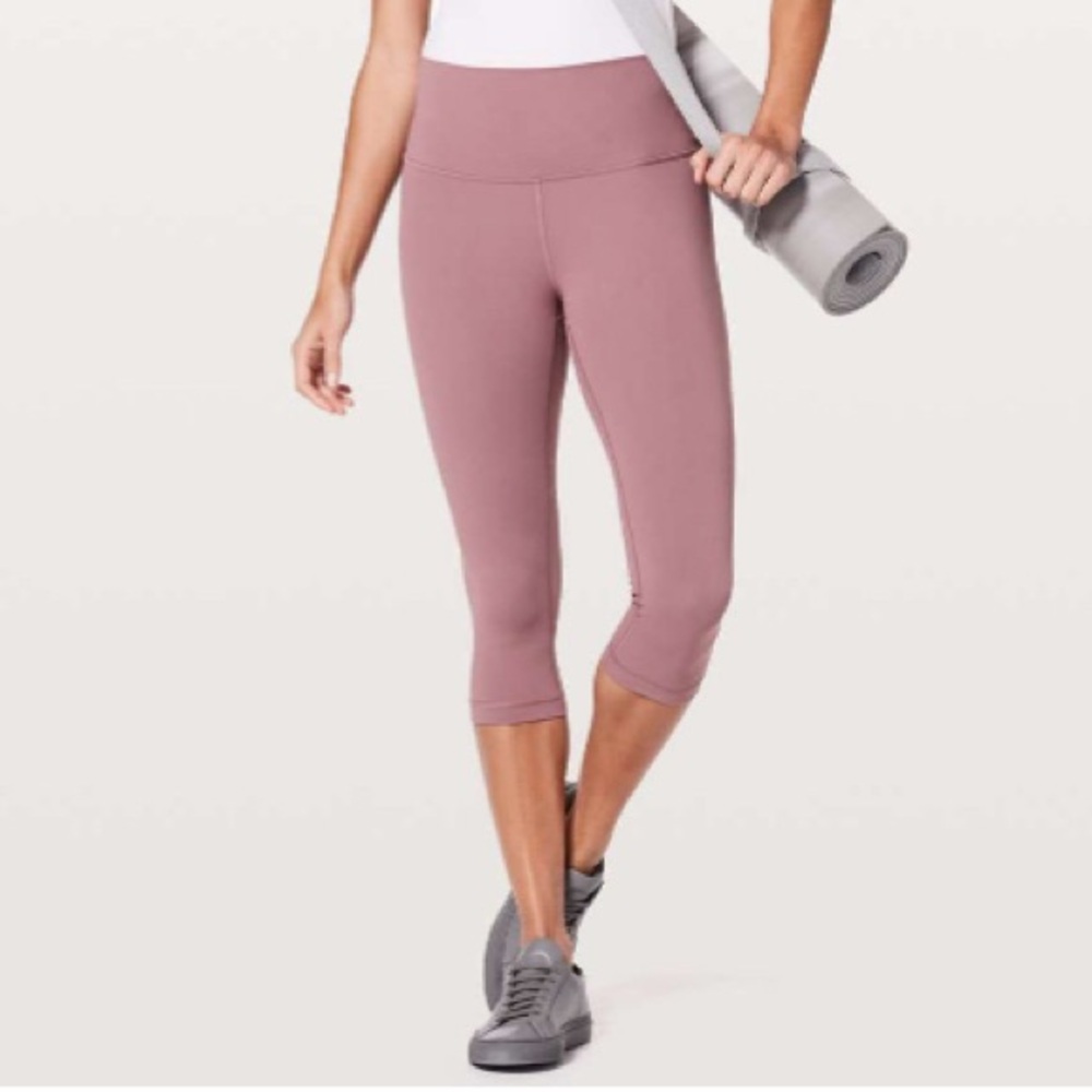 LuLulemon Wunder Under High-Rise 1/2 tight *17”, size 6